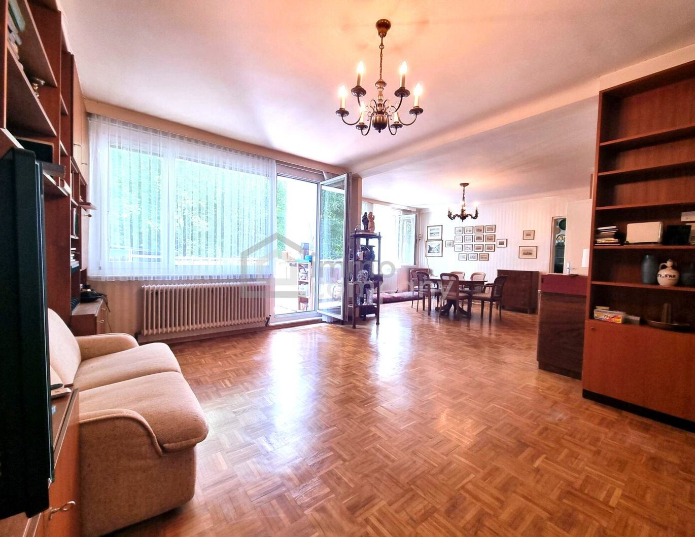 TOP-LAGE NAHE ROTER BERG!! Ruhig gelegene, lichtdurchflutete FAMILIENWOHNUNG - Auch trennbar!