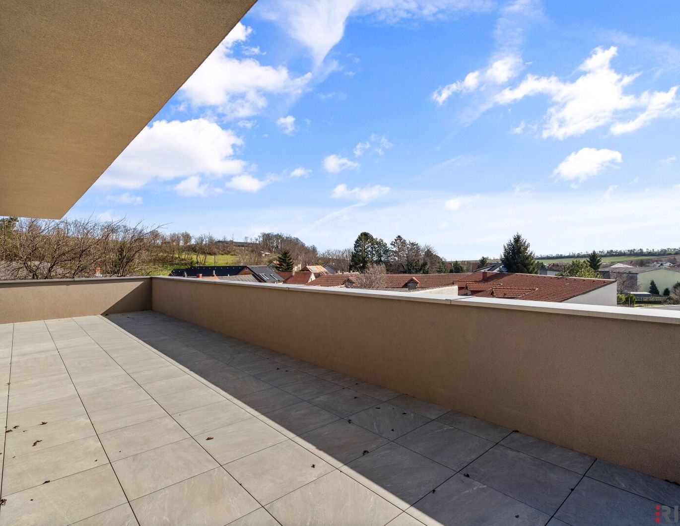 Dachgeschoss *** 4-Zimmer mit über 140m2 Terrasse / Loggia *** Leben im Weinviertel *** Nähe Wolkersdorf und Gerasdorf