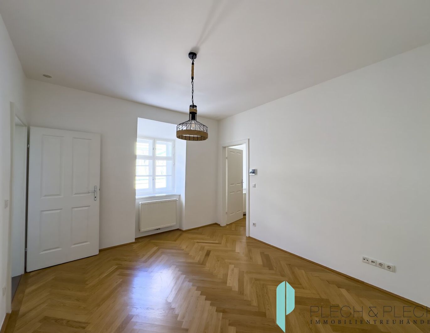 Schöne und hofseitige - 2 Zimmer - 4. Stock mit Lift - nahe Lugeck