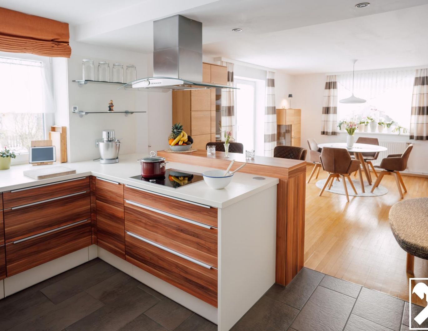 Saniertes Einfamilienhaus in zentraler, ruhiger Lage