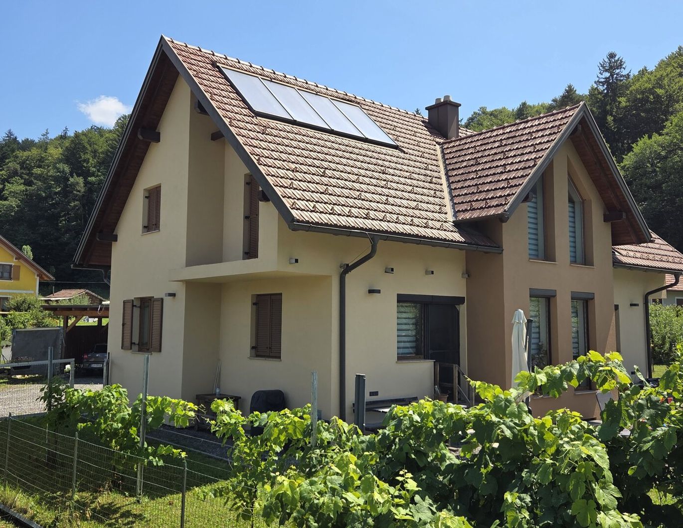 Attraktives drei Giebelhaus mit Luftgalerie in ruhiger Grünlage an einer Sackgasse