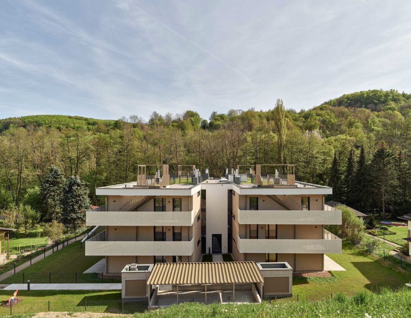 Luft-Wärme-Pumpe, 3 Zimmer, 30 m² Balkon und Tageslichtbad in ruhiger Wienerwald-Lage - zu kaufen in 2391 Kaltenleutgeben