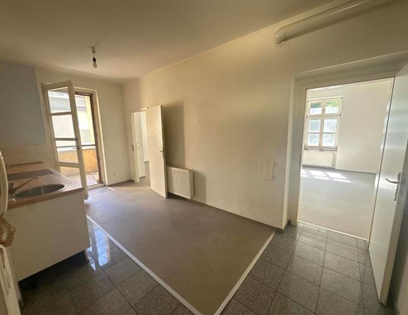 2 - Zimmer Wohnung mit Balkon in ruhiger Lage von Lanzendorf