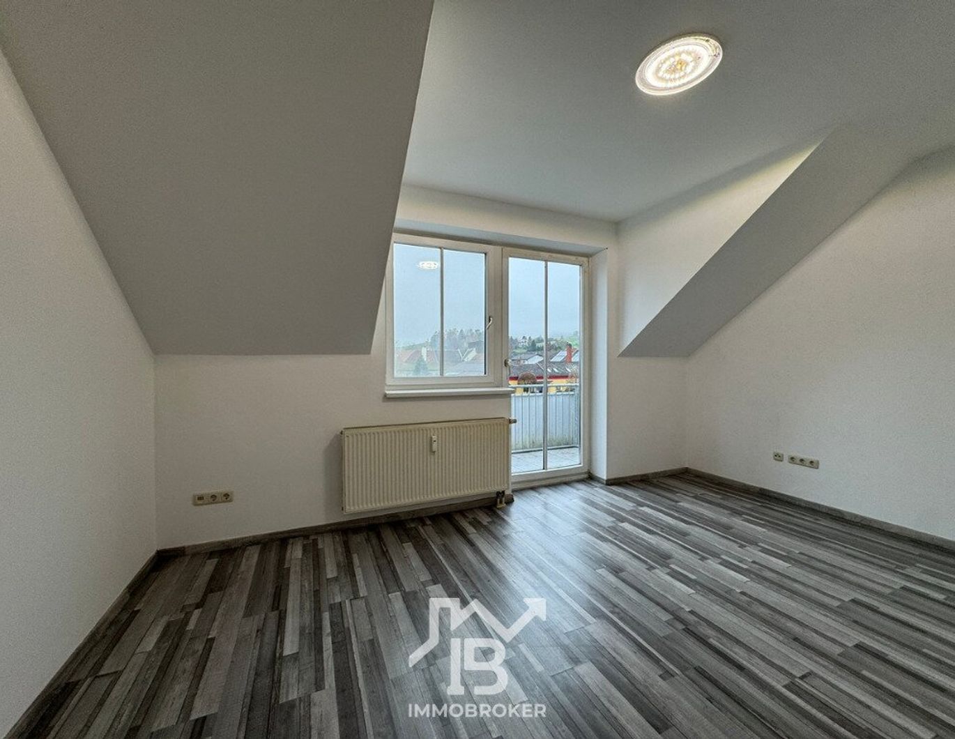 2-Zimmer Dachgeschosswohnung mit Balkon in Perg zu vermieten!