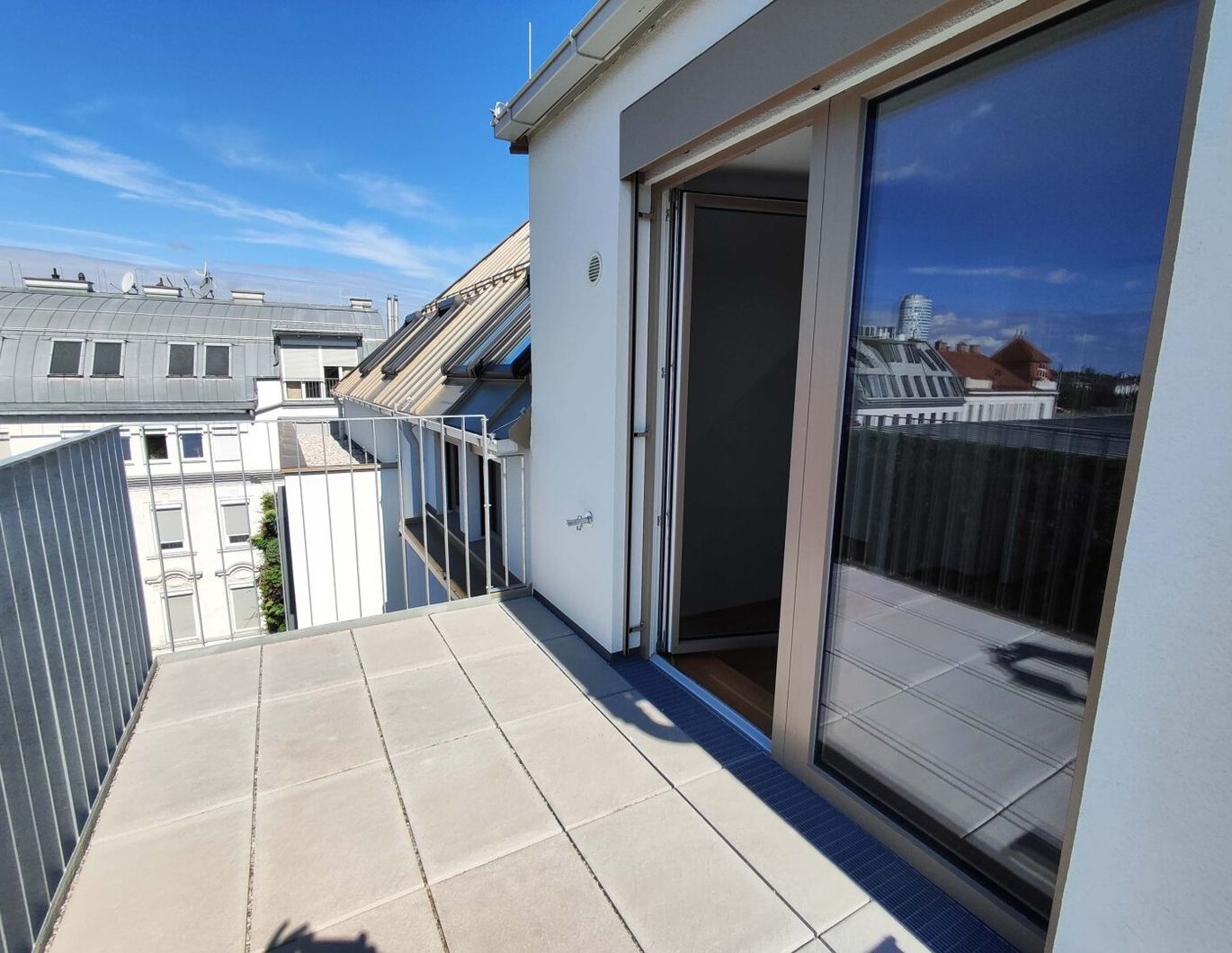 NEUBAU DACHGESCHOß-3-Zimmer-ERSTBEZUG mit Balkon in 1210 Wien! Top 2/50