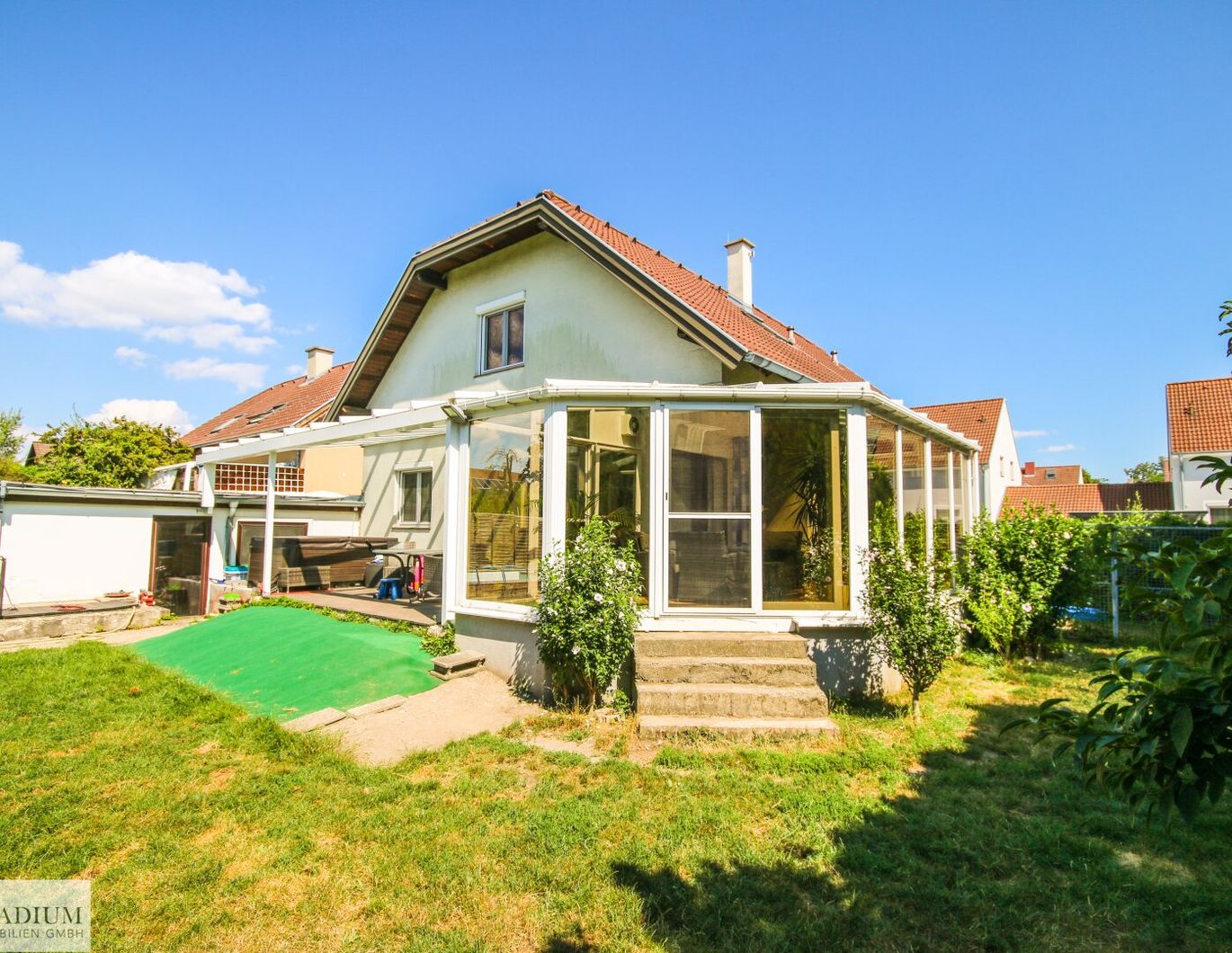 Traumhaftes Familienparadies | Wintergarten, Pool, Sauna, offener Wohn-Essbereich