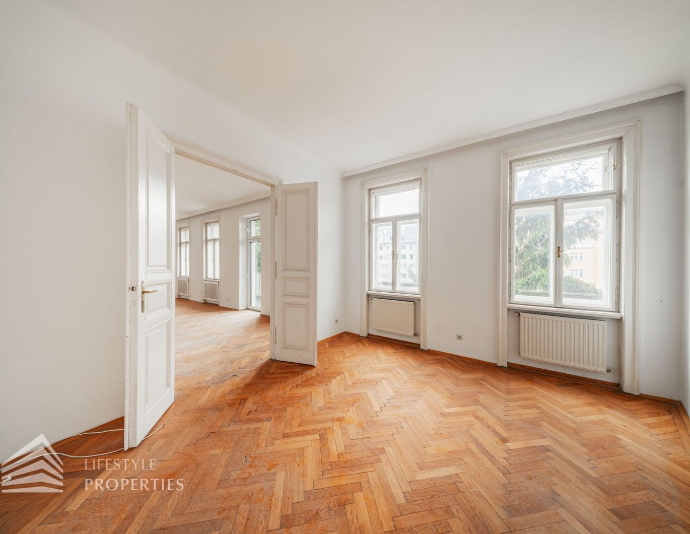 Moderne 4-Zimmer Wohnung in zentraler Lage mit Balkon