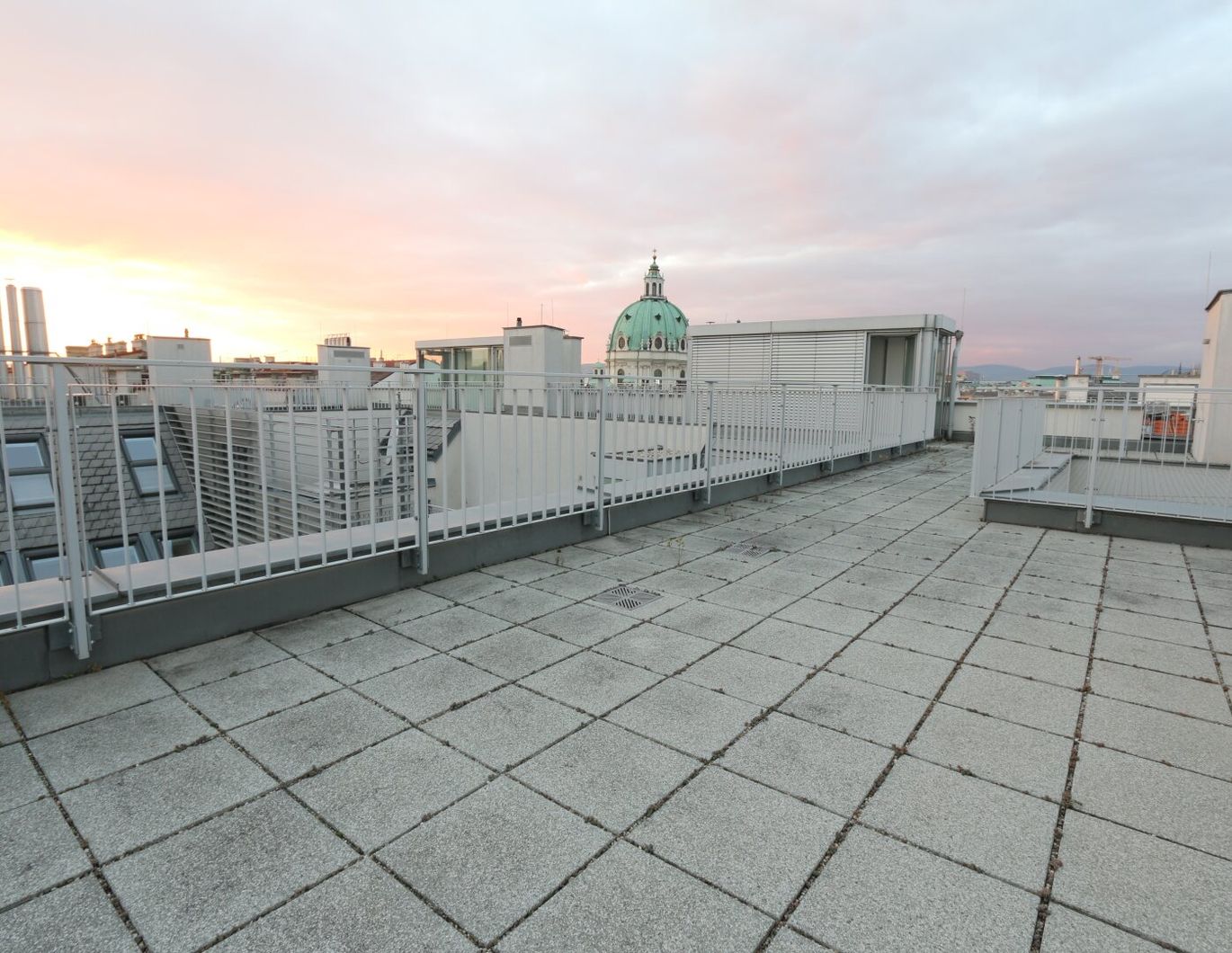 Wohnen und Arbeiten im herrschaftlichen Palais beim Schwarzenbergplatz