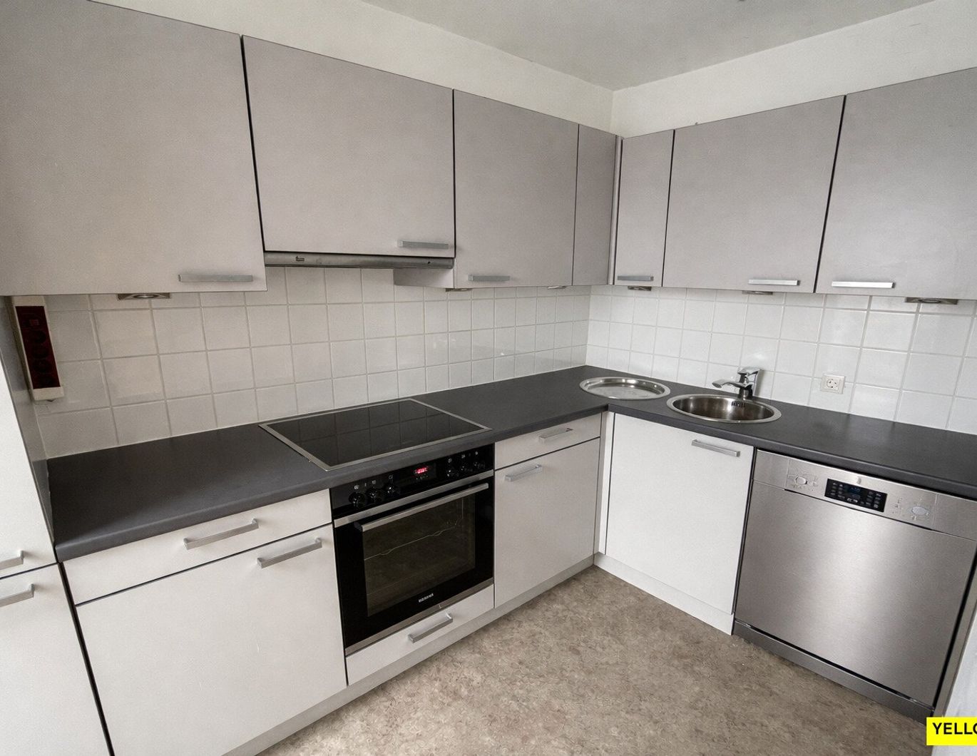 Dachgeschosswohnung I Kenyongasse I U-Bahn Nähe I Hell I Vollausgestattete Möblierte Küche I Blick über Dächer