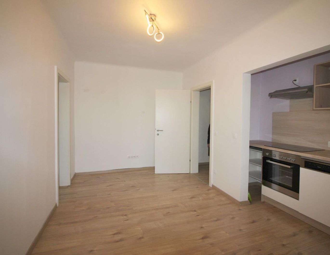 RUHIGE 2-ZIMMER-WOHNUNG - NÄHE MURPARK UND AUTOBAHN