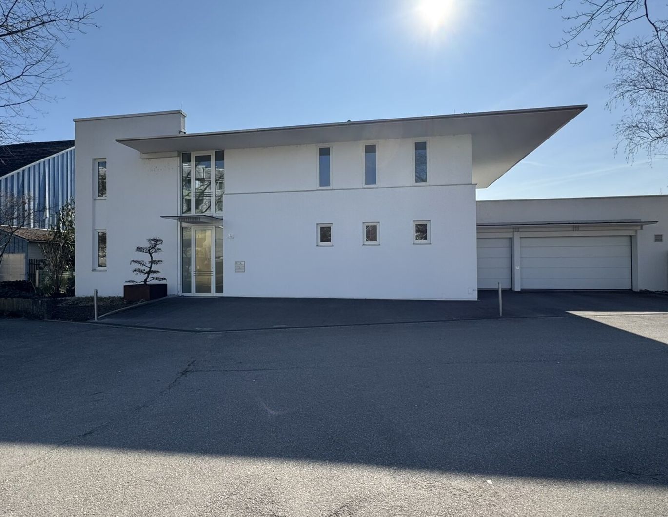 EXKLUSIVES WOHNEN ODER ARBEITEN IN BESTLAGE VON ST. MAGDALENA - ZWEIFAMILIENHAUS - KANZLEI - PRAXIS