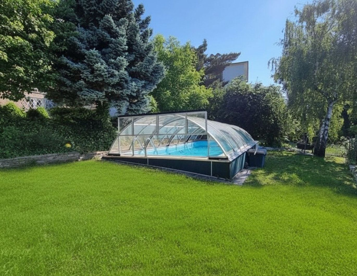 EINFAMILIENHAUS MIT GARTEN UND POOL - BEZUG AB DEZEMBER 2025