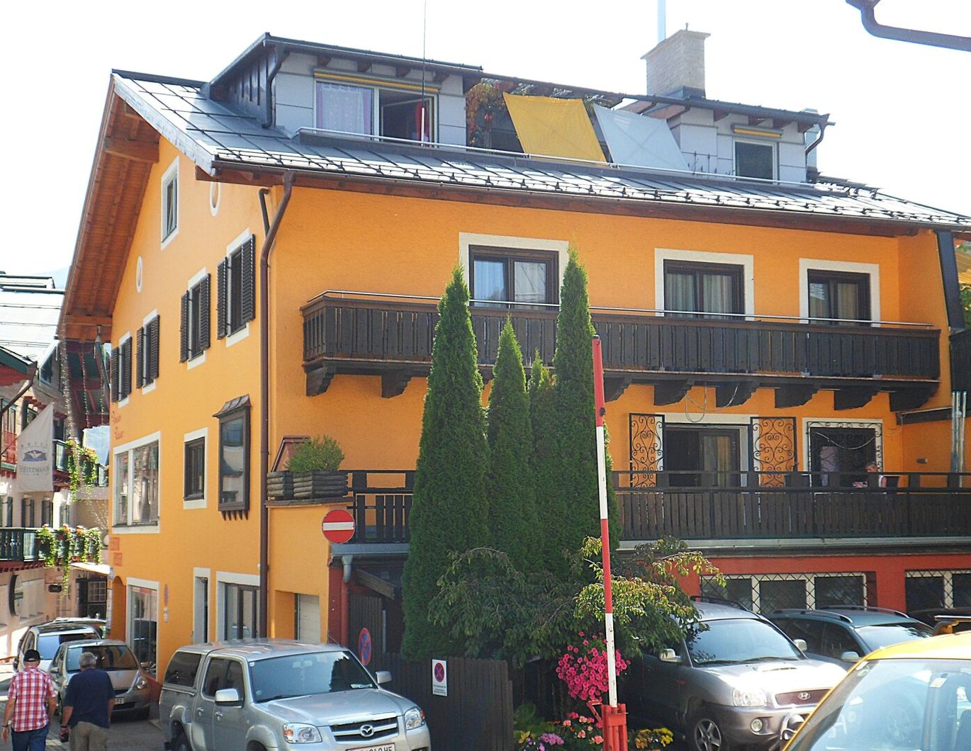 Preisreduzierung! Wohn- / Geschäftshaus mit Ladenlokalen und Ferien-Apartments im Zentrum von Zell am See