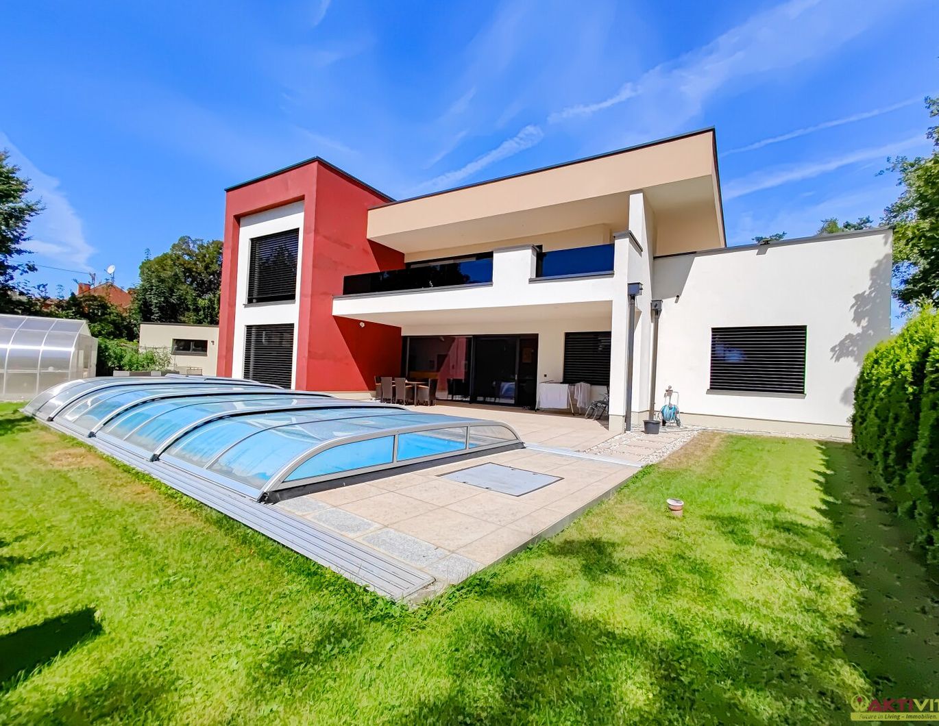 Architektenhaus mit Dachterrasse, Pool & Garten - Luxusobjekt in Braunau.