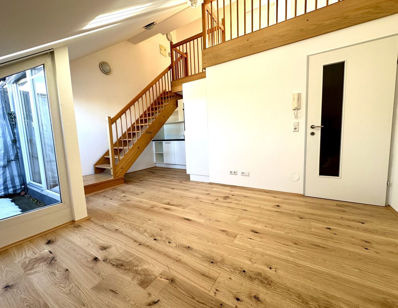 Erstbezug nach Sanierung - Sonnige Maisonette mit Dachterrasse und 3 Zimmer in absoluter Bestlage direkt gegenüber der Karl-Franzens-Universität