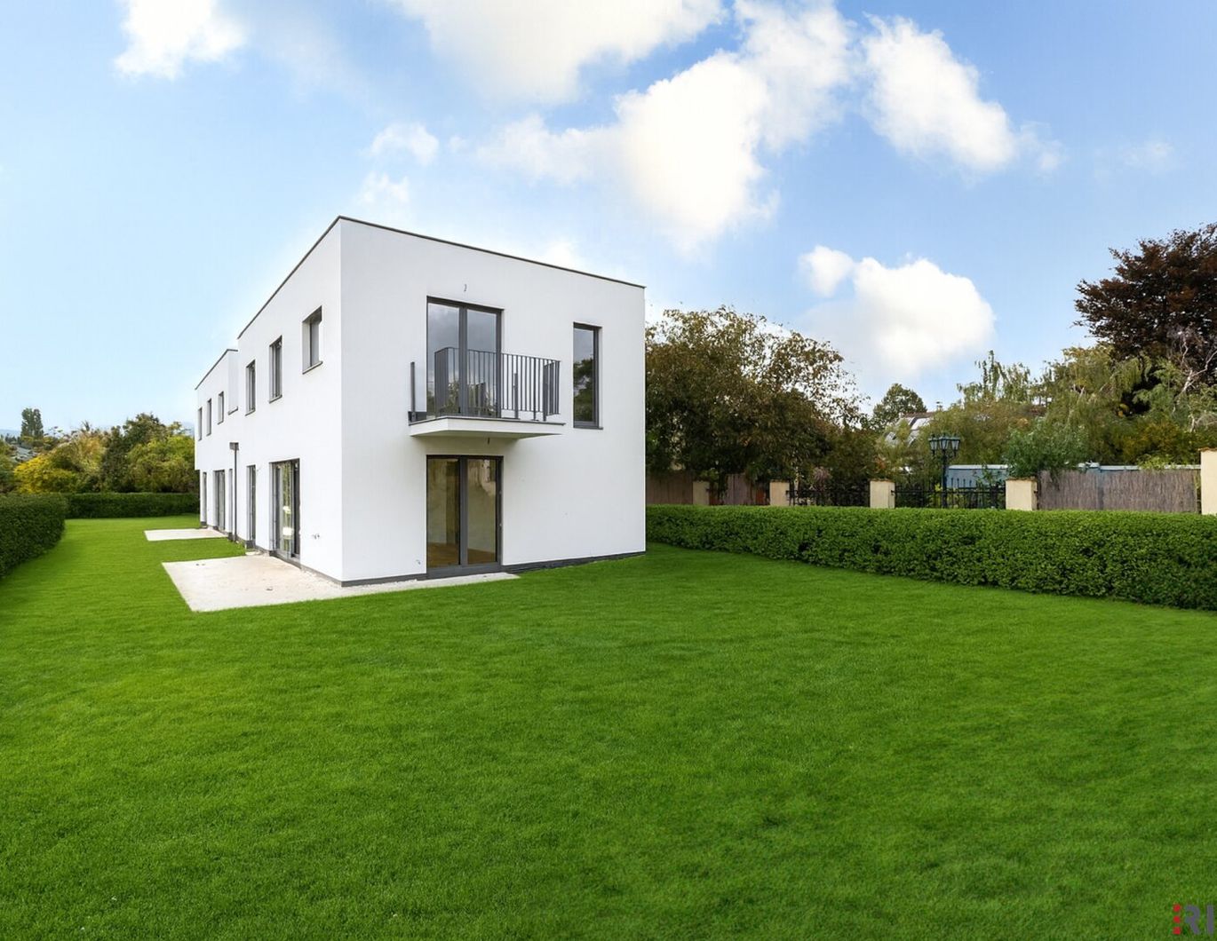 ERSTBEZUG | Exklusive Doppelhaushälfte | ca. 353 m² Garten | 4-5 Zimmer | Süd/Ost | Luftwärmepumpe | 2 KFZ-Stellplätze | 5 Minuten ins Zentrum Perchtoldsdorf