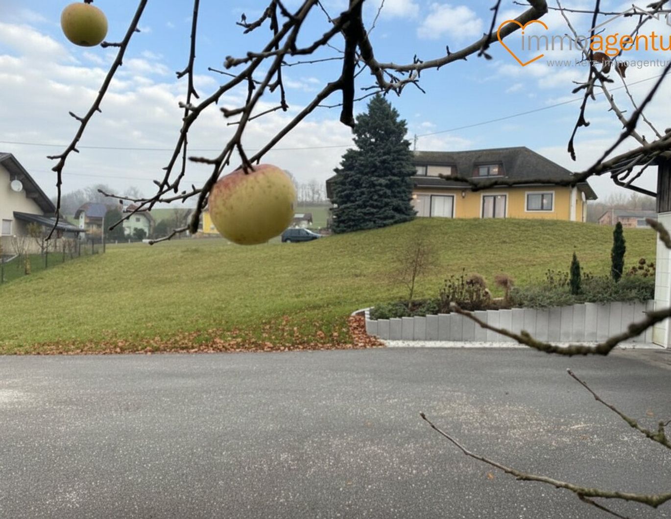 Großzügiges Landhaus im Herrenhausstil, ideal für große Familie oder zwei Wohneinheiten
