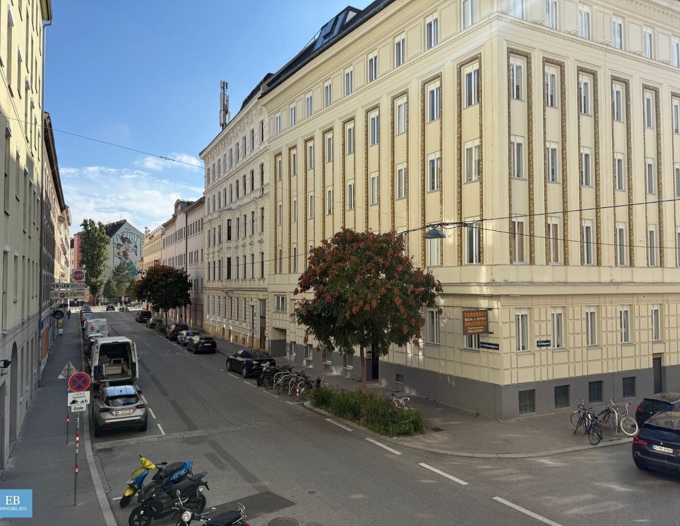Helle Familienwohnung mit feiner Farbwelt und Fitnessraum im Haus