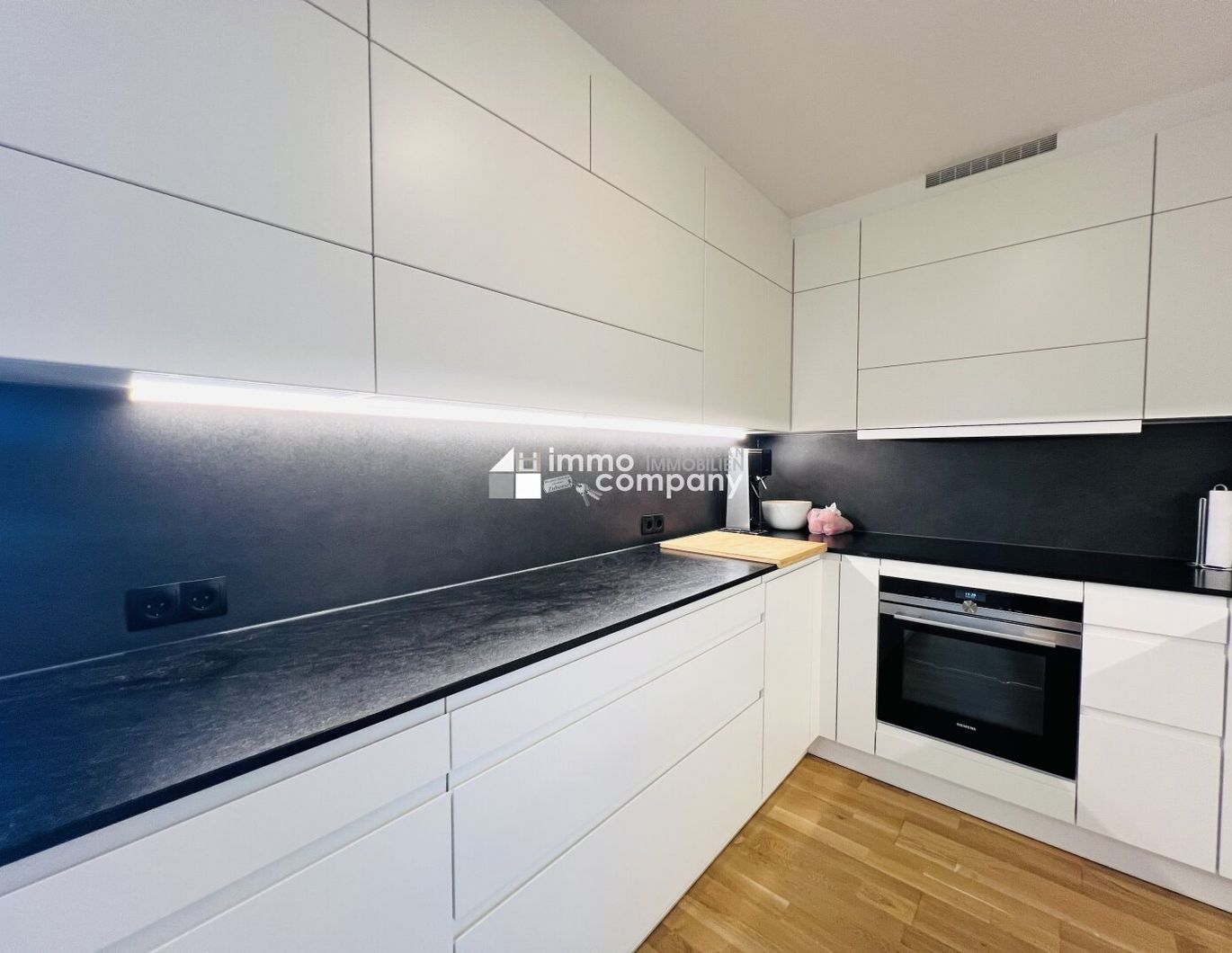 Exklusive Wohnung mit Terrasse + Stellplatz! 11. Bezirk.