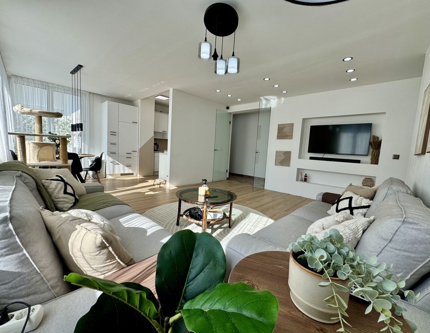 Wohnen mit Schlossblick: Moderne Wohnung im Ärztezentrum