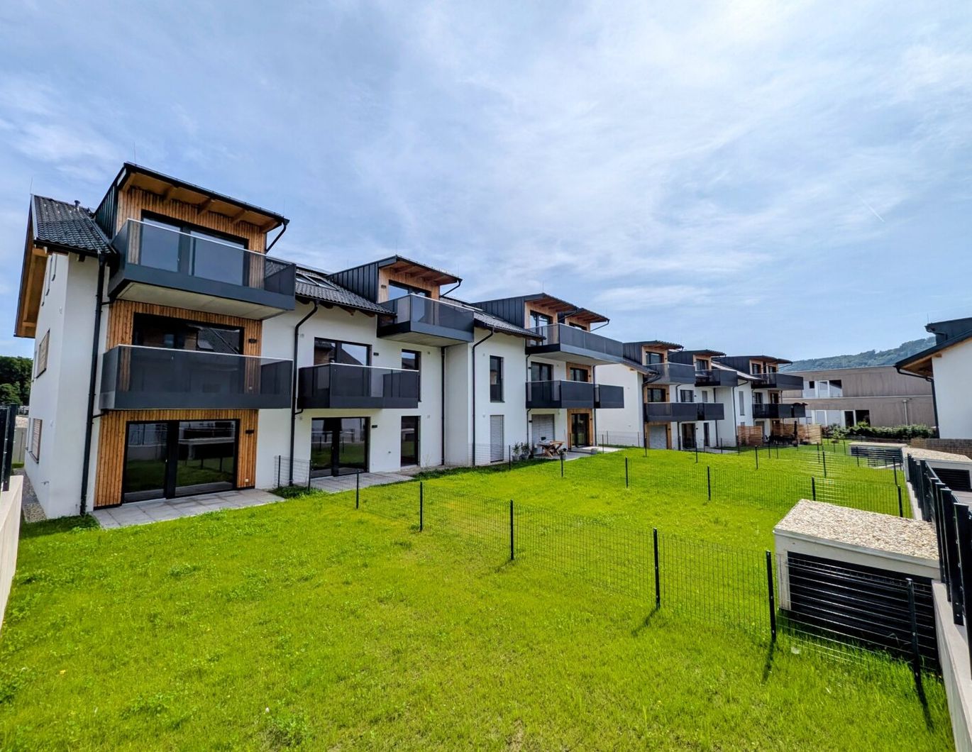 Bezugsfertig - großzügige 4 Zimmer Erstbezugs-Gartenwohnung im Ortszentrum von Hallwang!