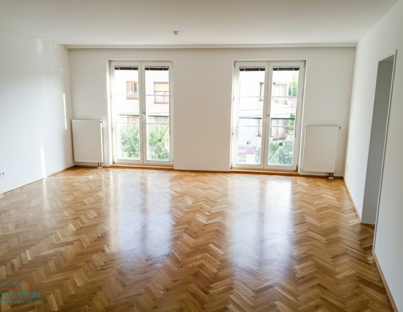 HELLE WOHNUNG MIT BALKON NÄHE LAINZER PLATZ