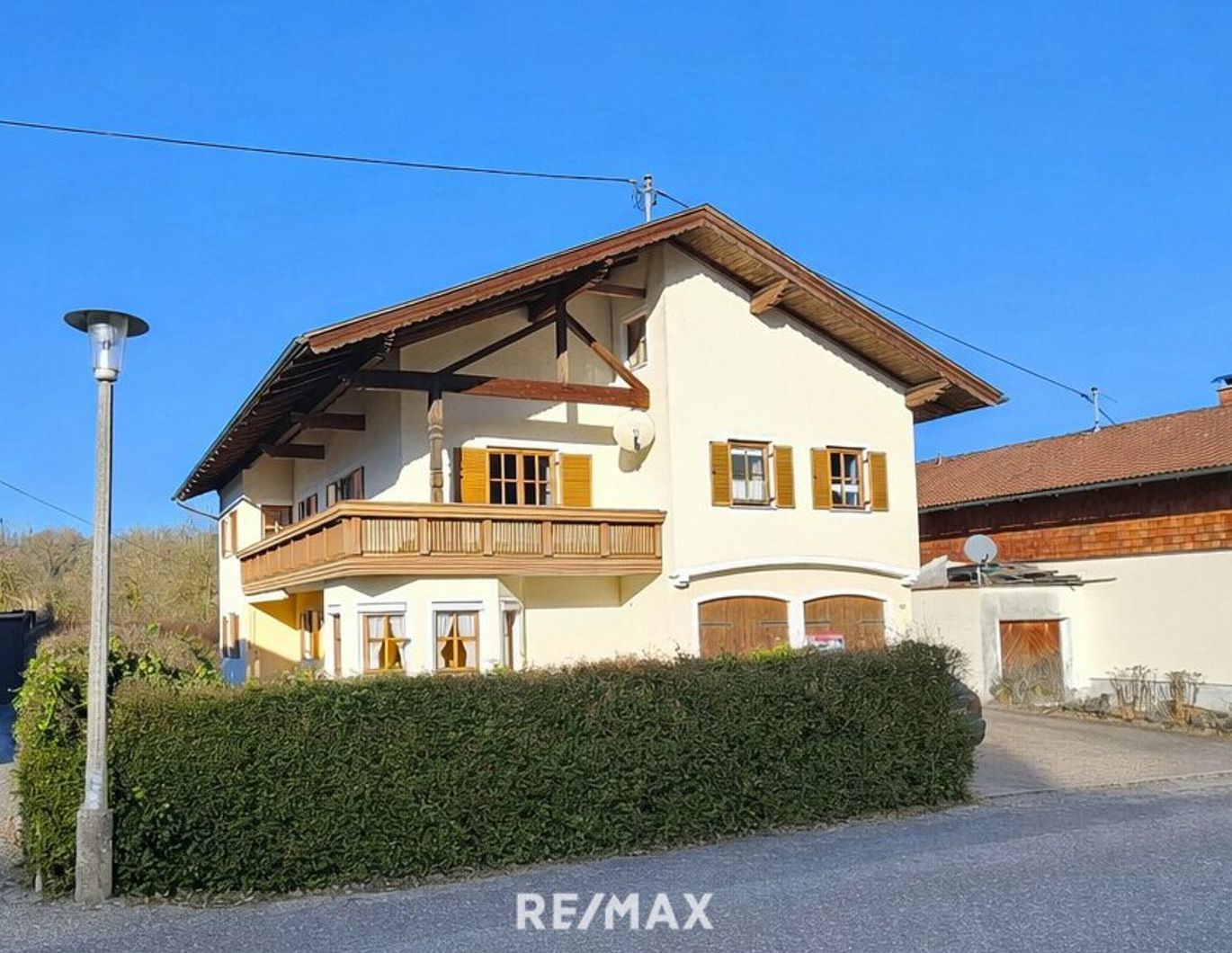 Gepflegtes Wohnhaus in Burg und Seenähe