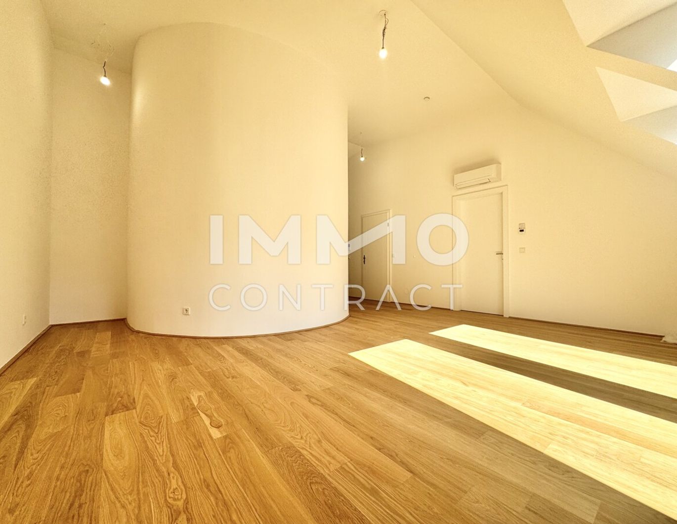 Penthousewohnung der Extraklasse: 4-Zimmer-Luxusresidenz mit 3,60m Raumhöhe und Balkon