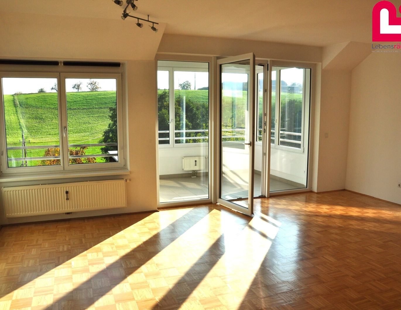 Helle 3-Zimmer Wohnung mit Wintergarten
