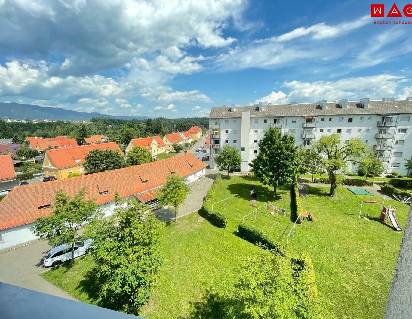 Teilsanierte 3 Zimmerwohnung mit Loggia!