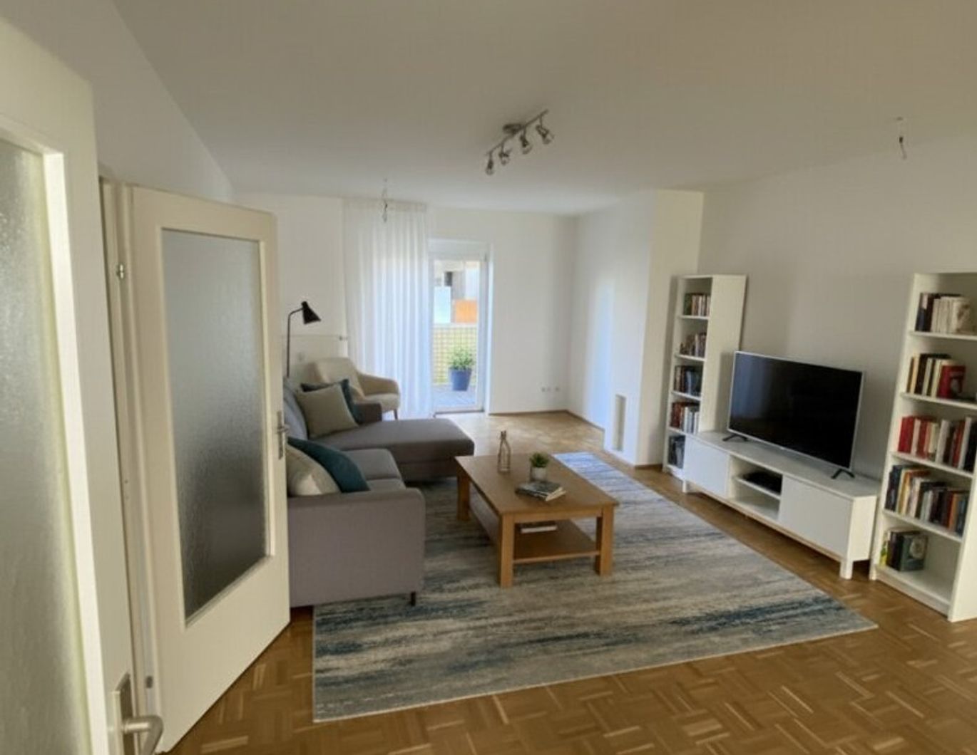2-Zimmer-Wohnung mit Loggia und Stellplatz in Luftenberg! Miete: 667,51 €