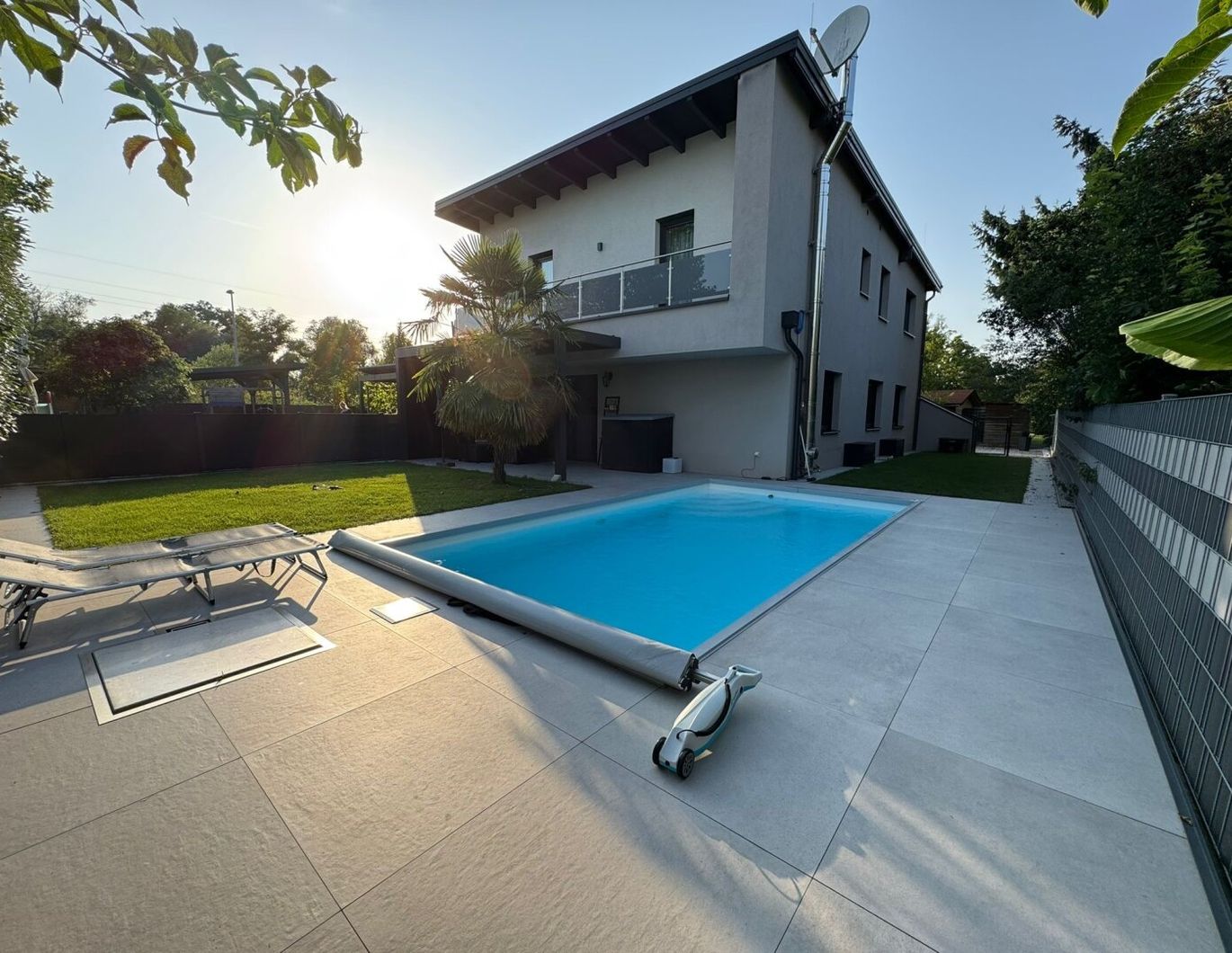 Luxuriöse 3 Zimmer Gartenwohnung mit Swimmingpool- attraktiv vermietet! PROVISIONSFREI!