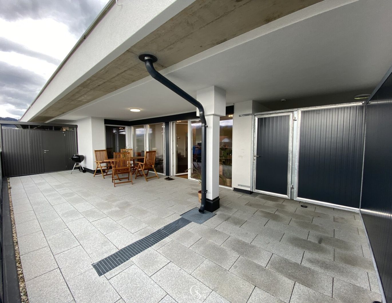 Exklusive Penthouse-Wohnung mit großzügiger Sonnenterrasse - stilvolles Wohnen über den Dächern