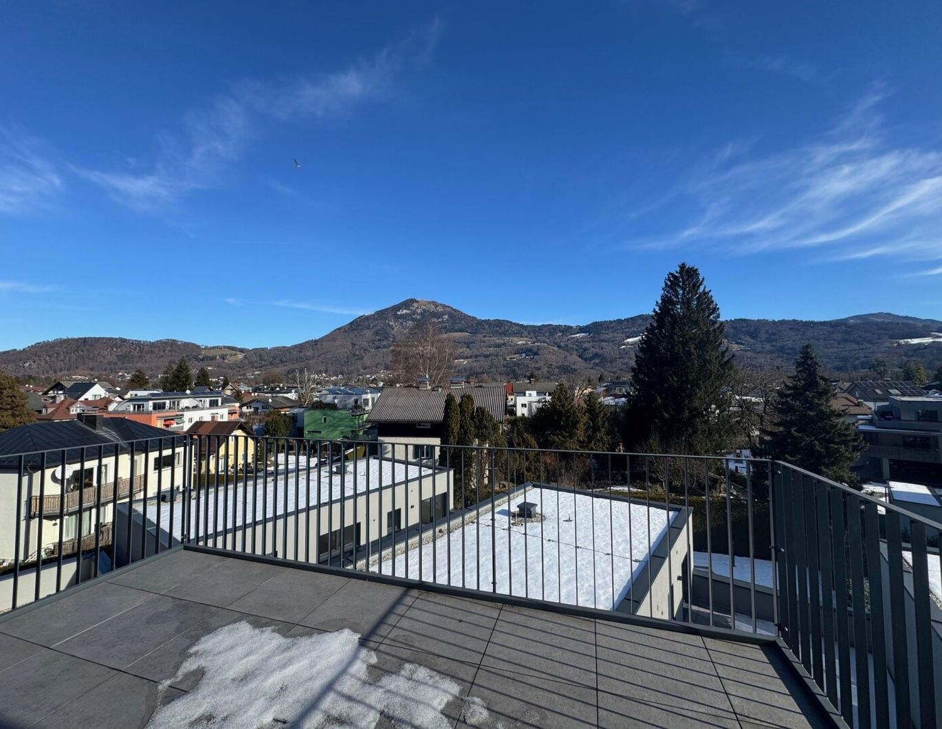 ERSTBEZUG | Exklusive 3-Zimmer-Penthousewohnung mit Dachterrasse | 2 Tiefgaragenstellplätze | Alpenstraße Salzburg