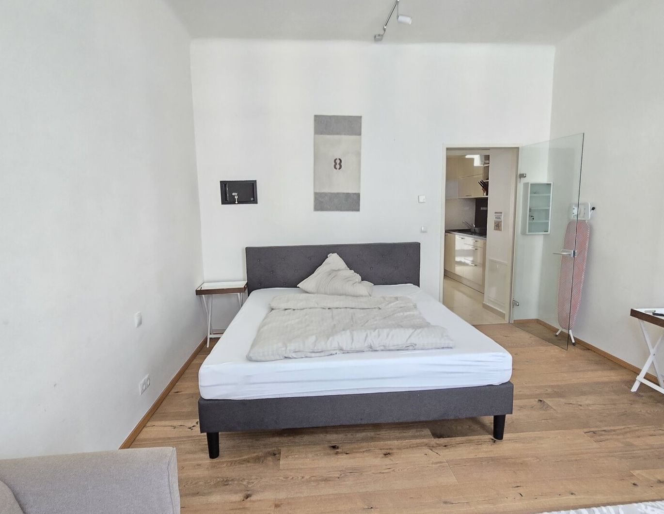 Schöne 1.Zi., Wohnung neu renoviert