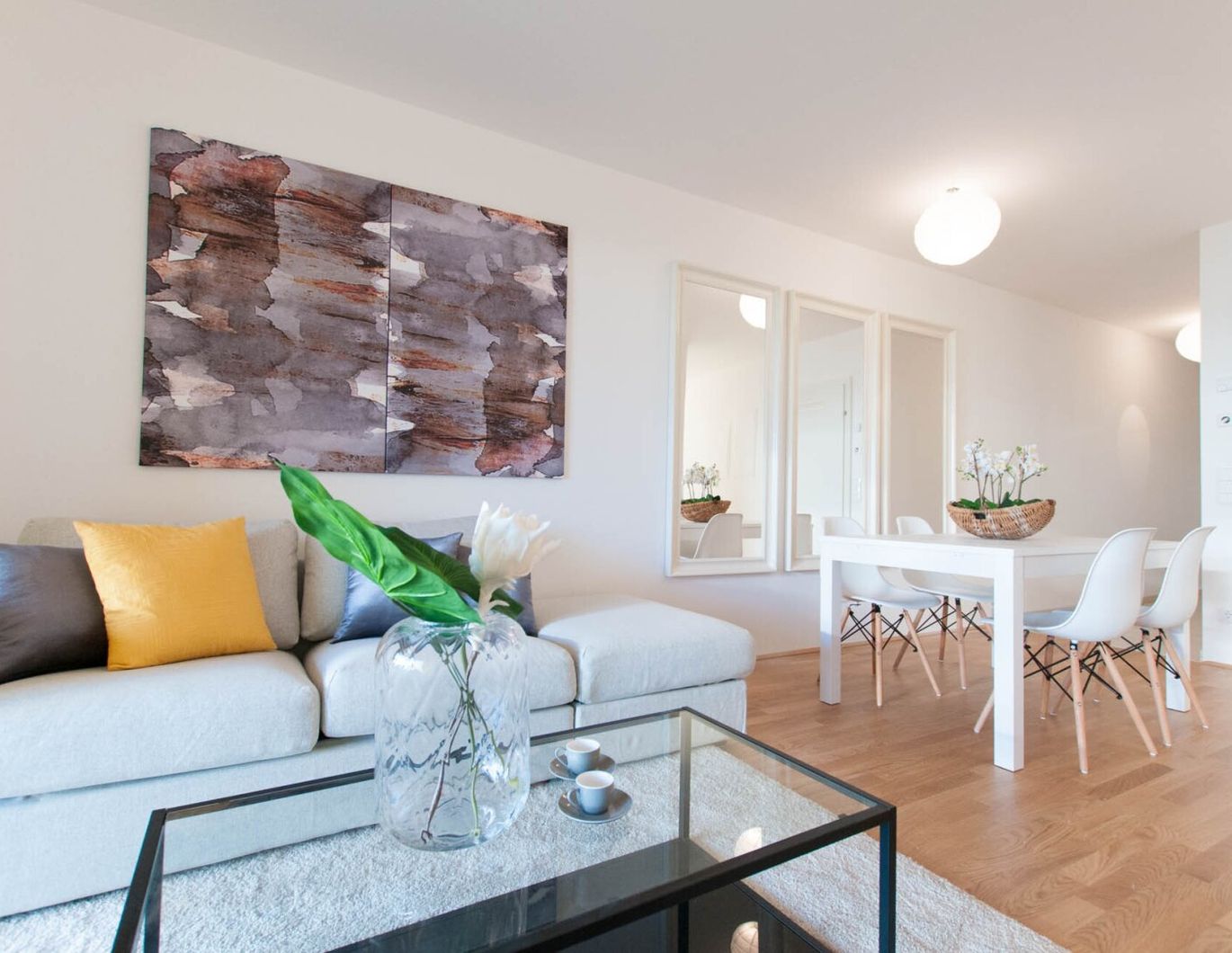 PROVISIONSFREI - WUNDERBAR AUFGETEILTE 2-ZIMMER-WOHNUNG MIT BALKON