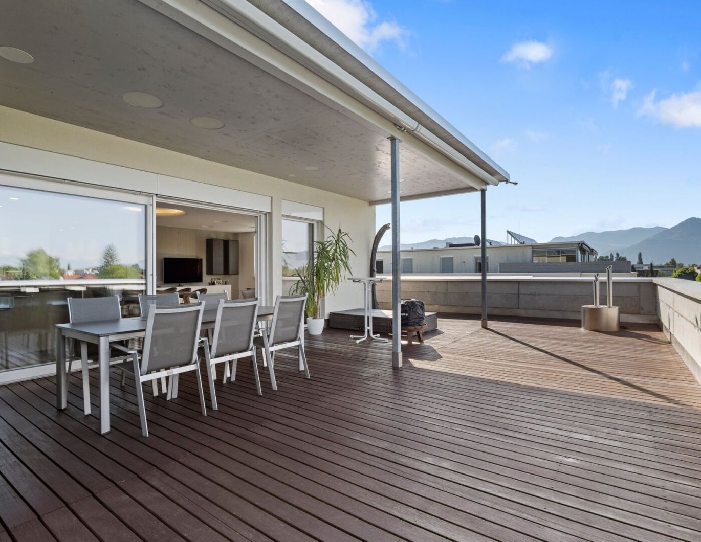 Willkommen über den Dächern von Lustenau - Penthouse-Wohnung mit rund 91 m² Terrasse und top smarthome Ausstattung