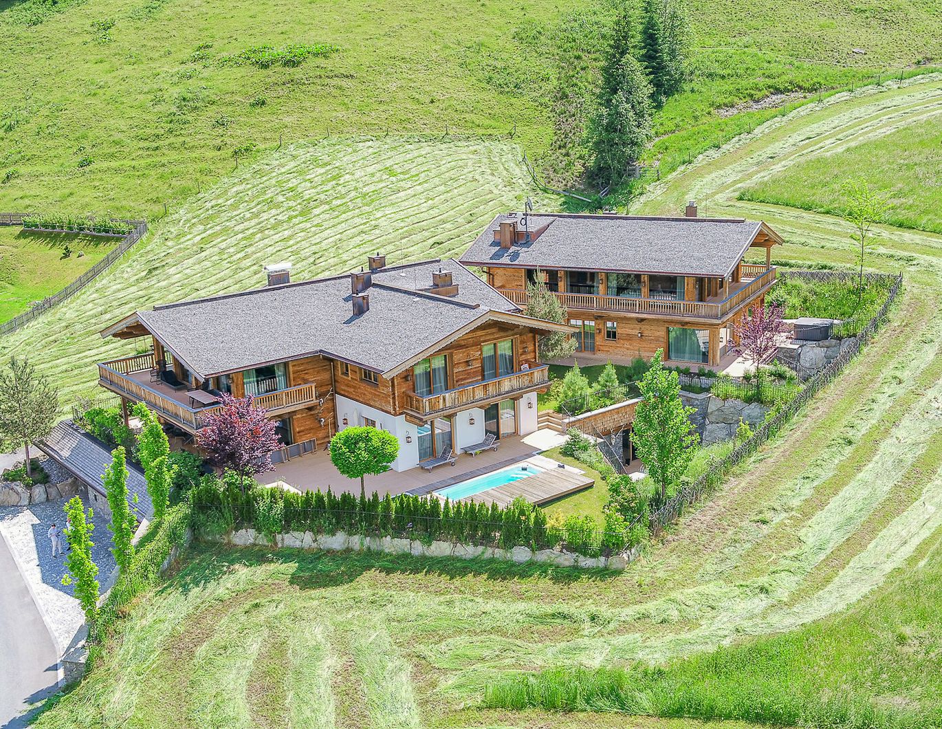 Luxus-Gartenwohnung mit Pool in absoluter Toplage