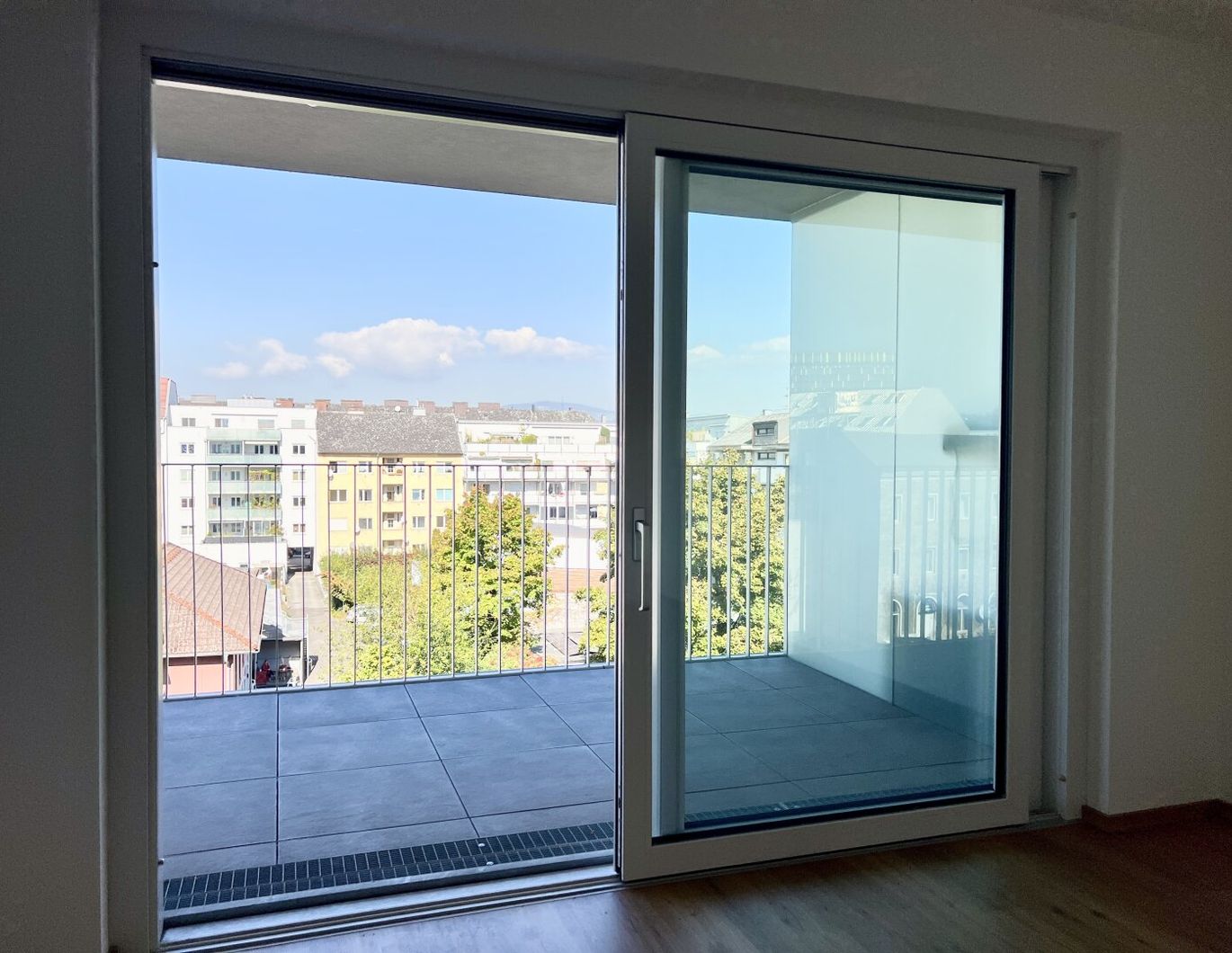 Zentral. Modern. Grün. - Wohnen mit Terrasse & Eigengarten