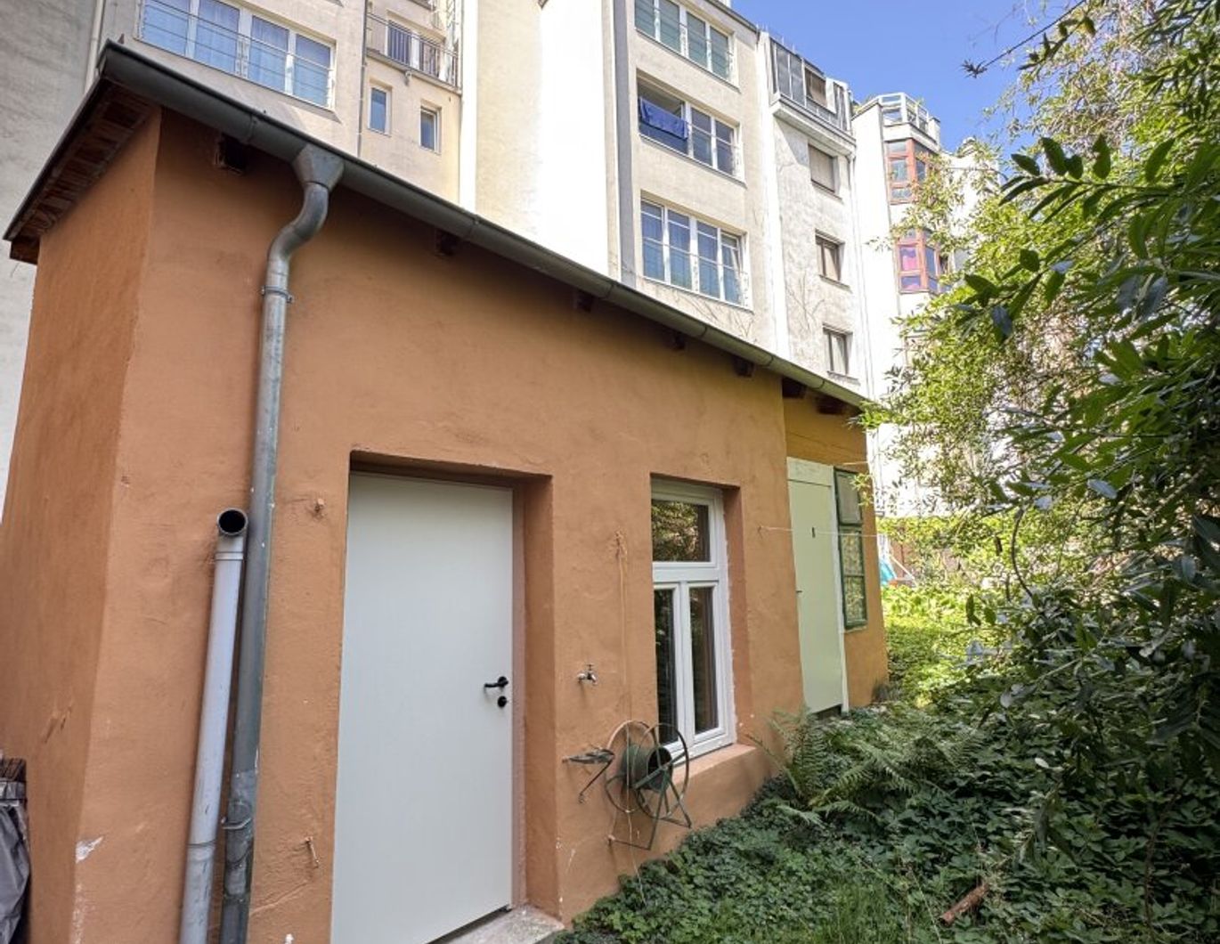 RUHIG GELEGENE LAGERFLÄCHE IN WIEN-HERNALS