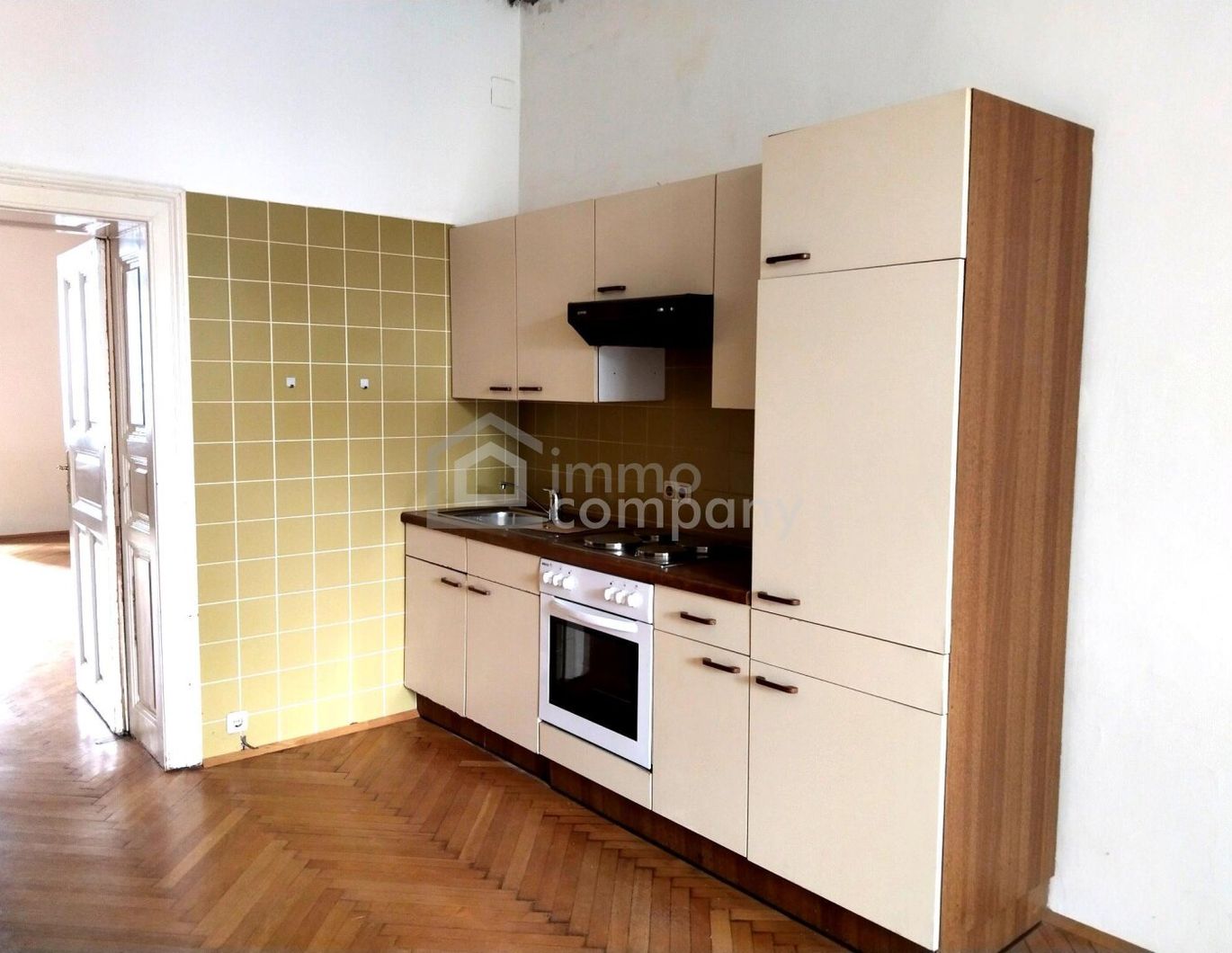Mietpreis gesenkt!! Charmante Altbauwohnung mit Balkon und typischem Flair
