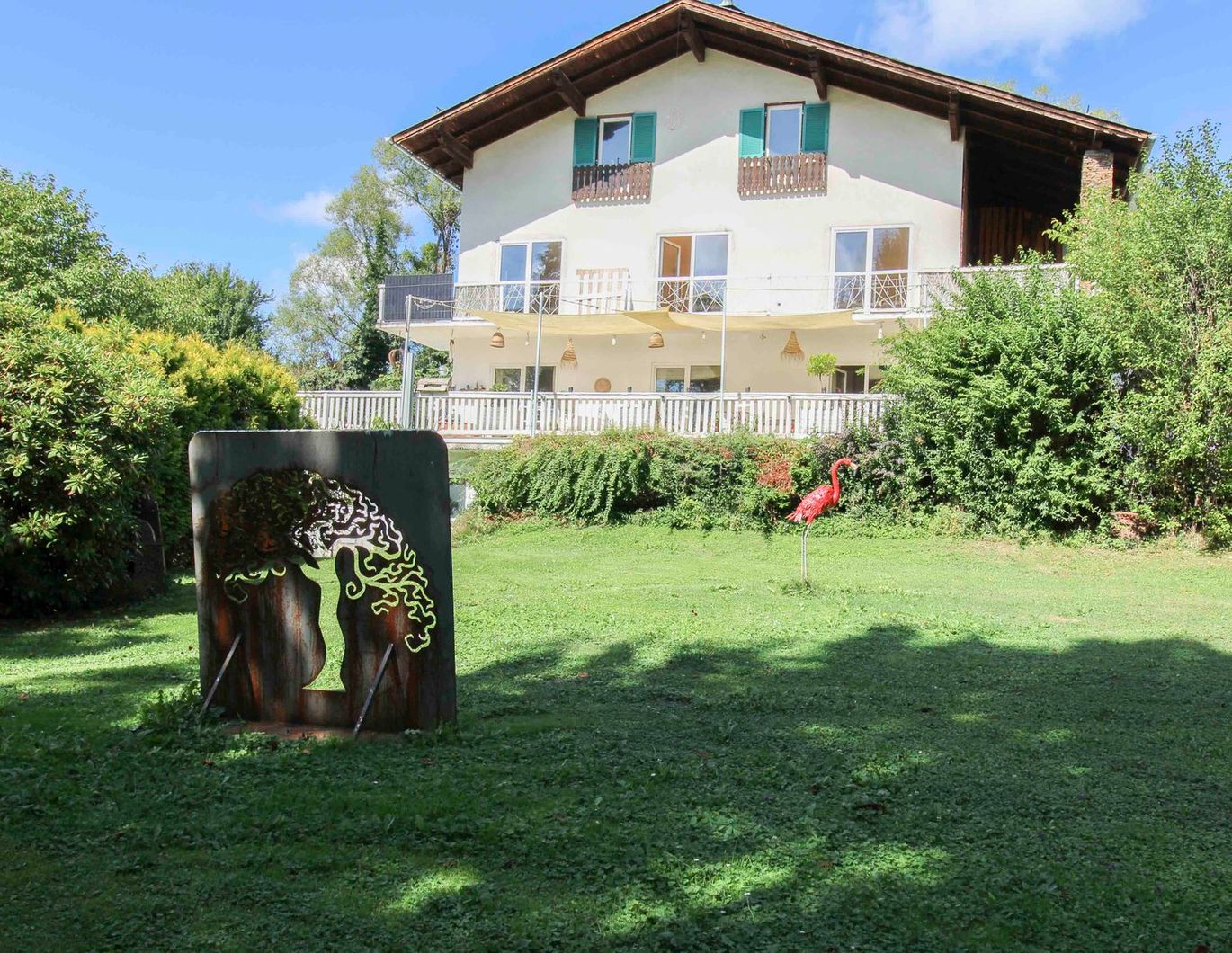 Stil und Lage für Visionäre! General sanierte Villa inkl. Gewerbetrakt mit ca. 6000m² Bauland