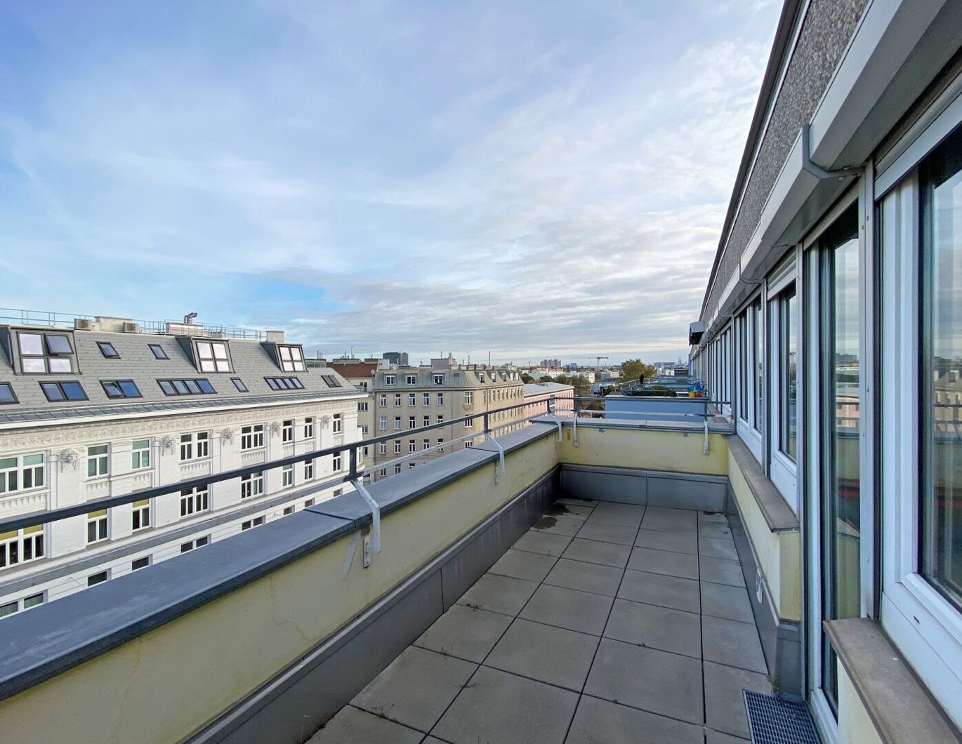 3-Zimmer mit Balkon und Fernblick im obersten Liftstock in Heiligenstadt