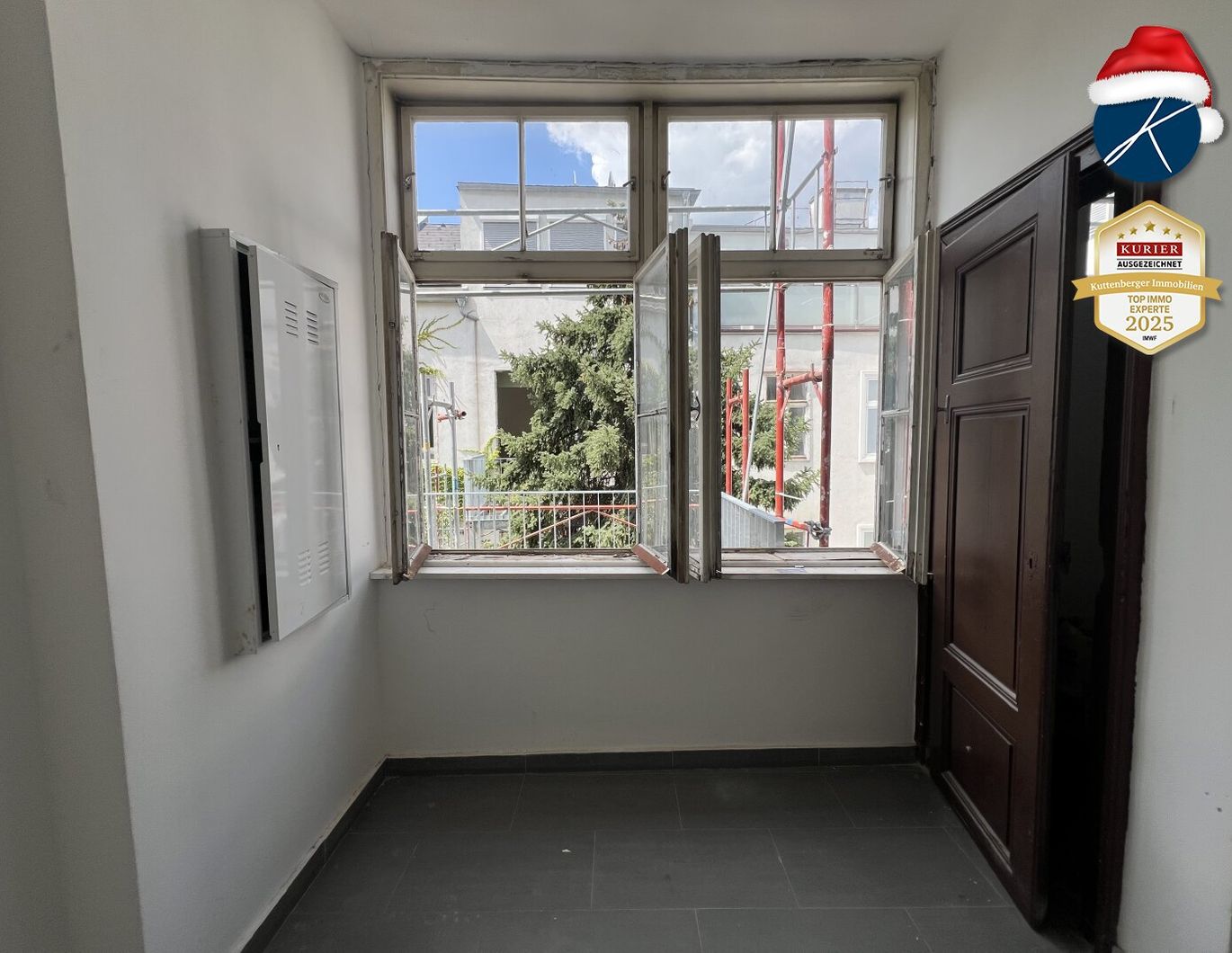 Lieber Erstbezug mit eigenem Balkon über den Gang