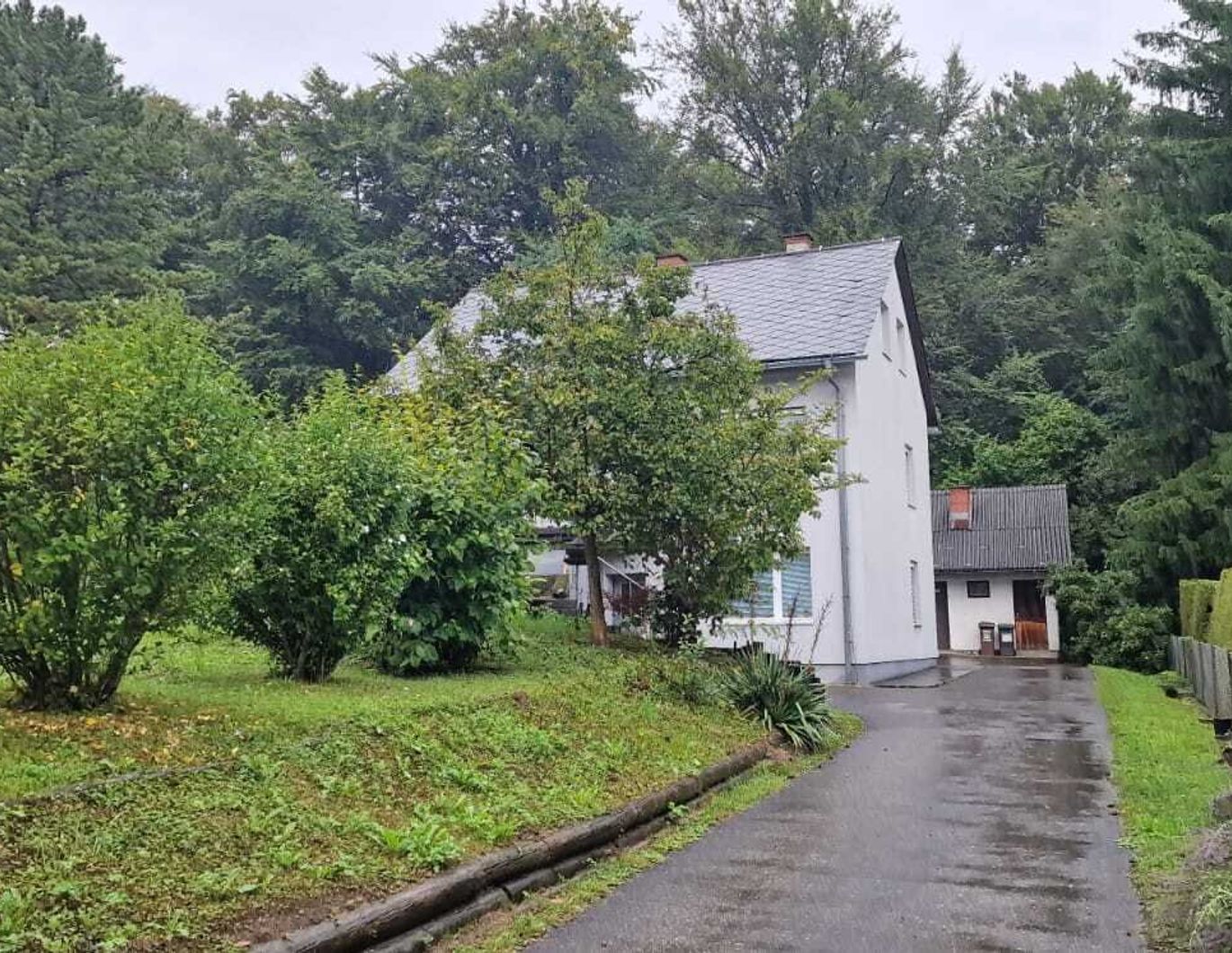 8047 Graz, Rudolfstraße: 1.158m²Grundstück mit stark renovierungsbedürftigen Wohnhaus ca. 120 m² Wfl. und kleinem Nebengebäude