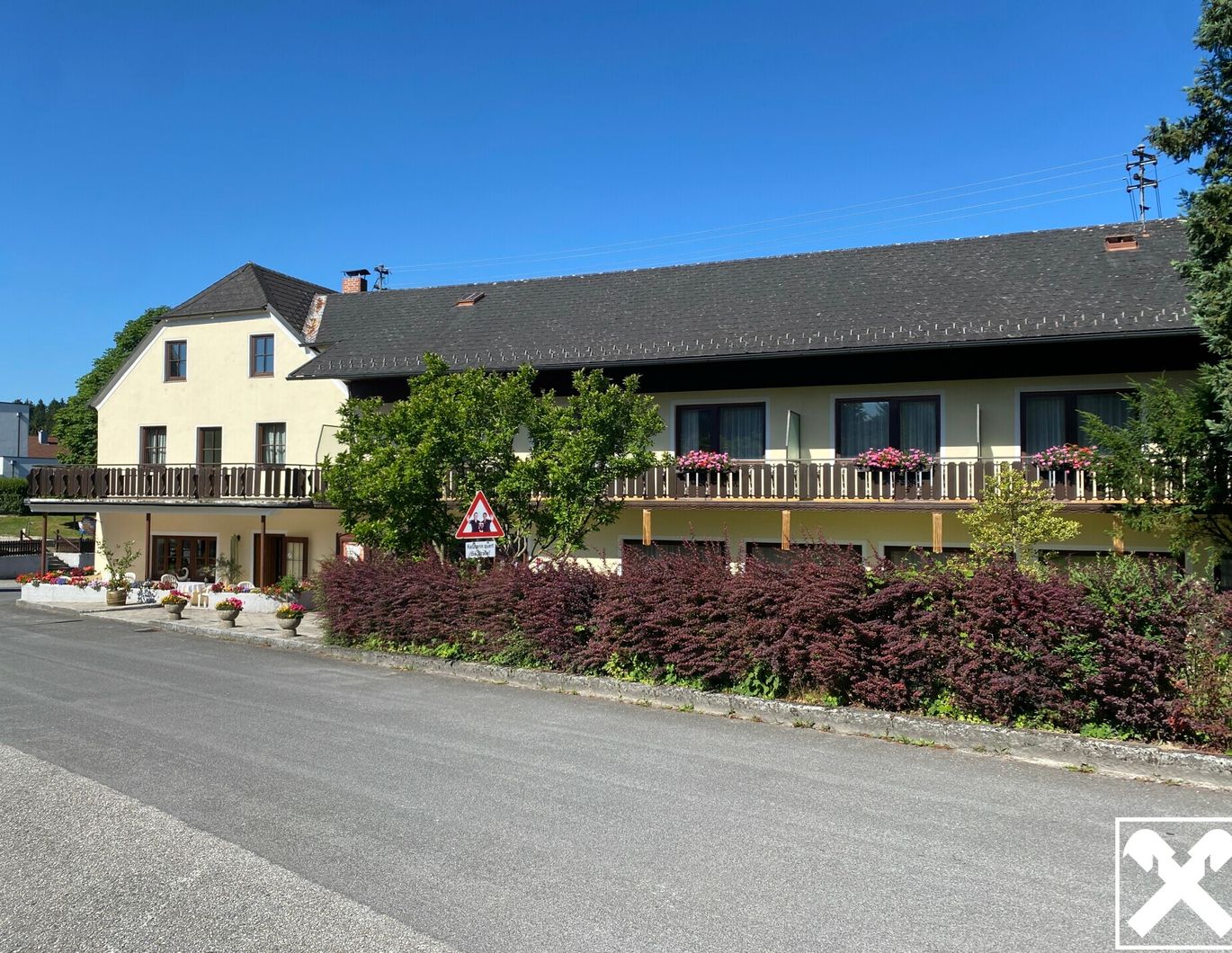 Gasthaus - Fremdenzimmer - Wohnungen