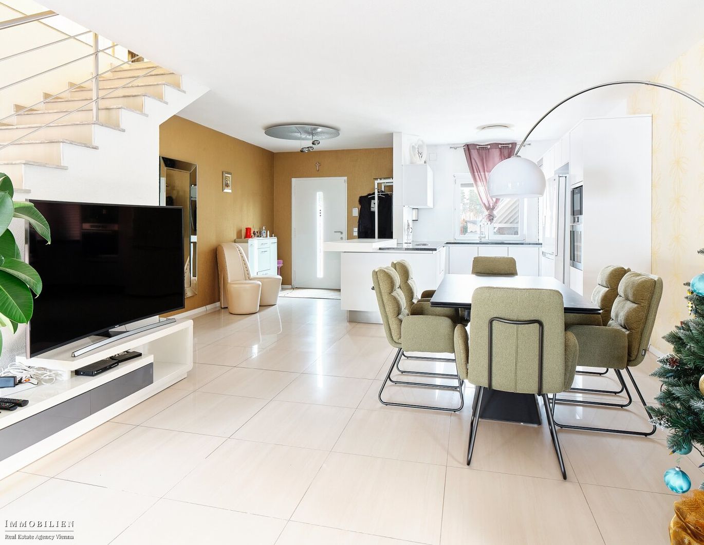 Traumhaftes Einfamilienhaus 6 Zimmer, Terrasse & Luxusausstattung!