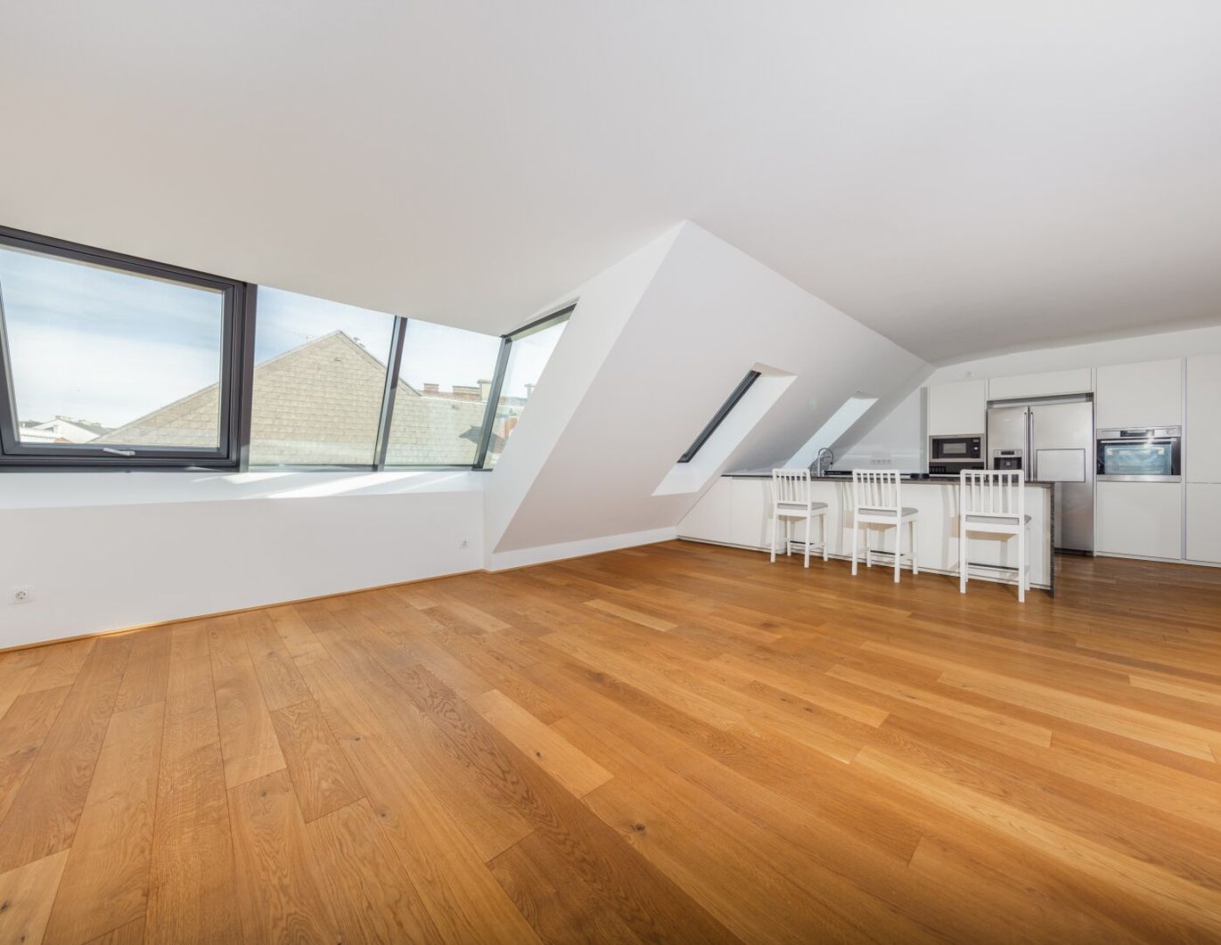 Stylische DG-Maisonette mit sonniger 10 m² Terrasse in Wieden