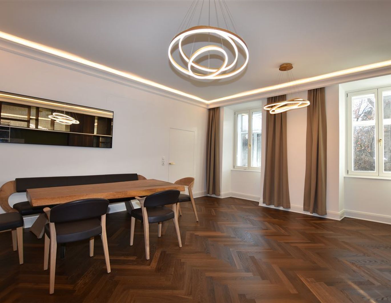 Hochwertig kernsanierte Altbauwohnung direkt am Stadtpark, erste Reihe!