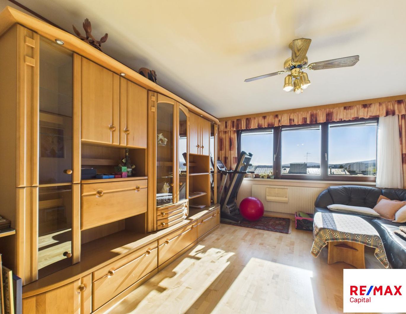 Helle 2-Zimmer-Wohnung mit Blick in den ruhigen Gemeinschaftsgarten